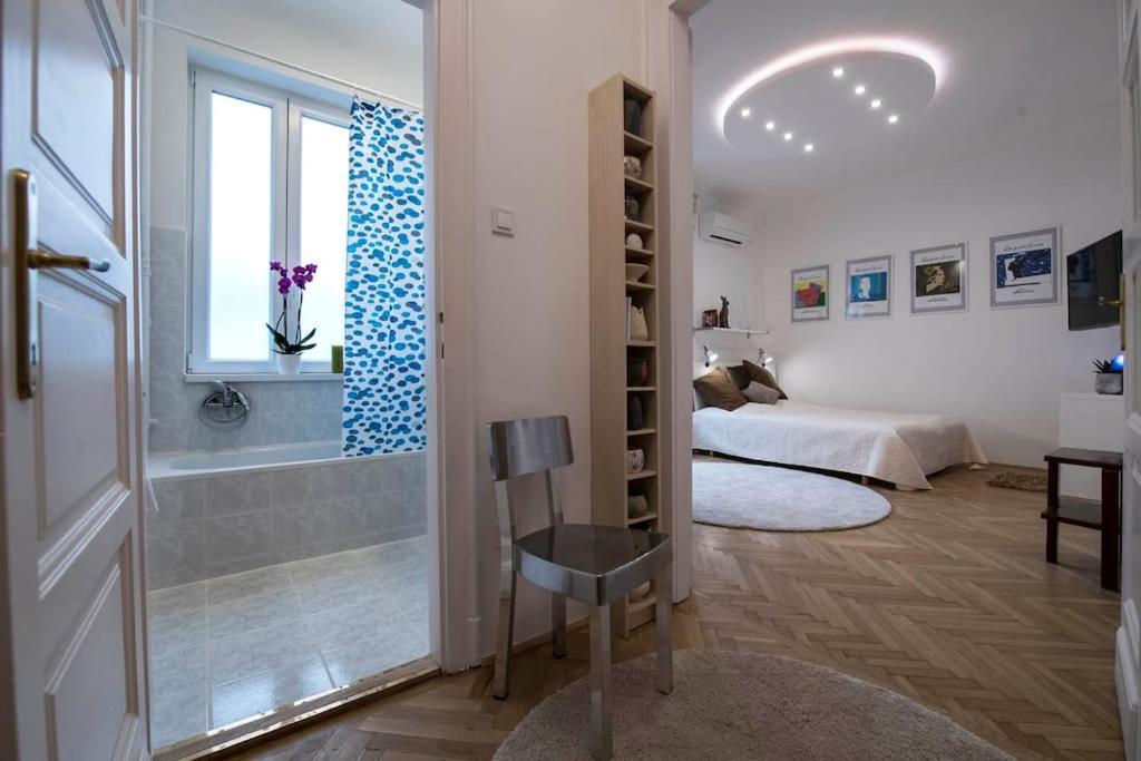 Gorgeous Flat Right Near The City Center บูดาเปสต์ ภายนอก รูปภาพ