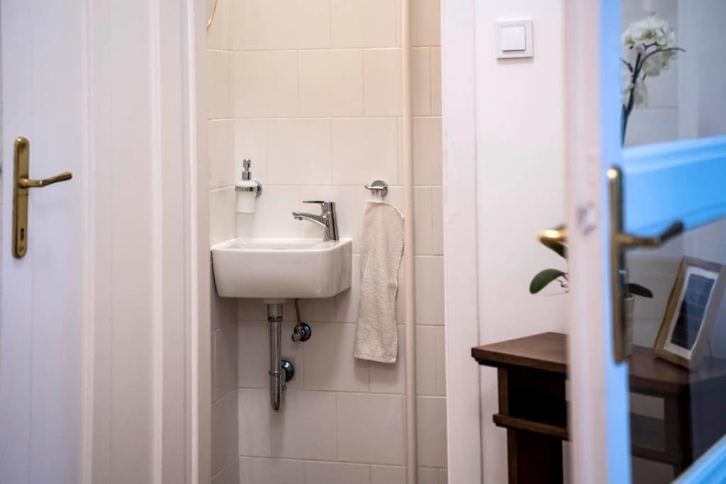 Gorgeous Flat Right Near The City Center บูดาเปสต์ ภายนอก รูปภาพ